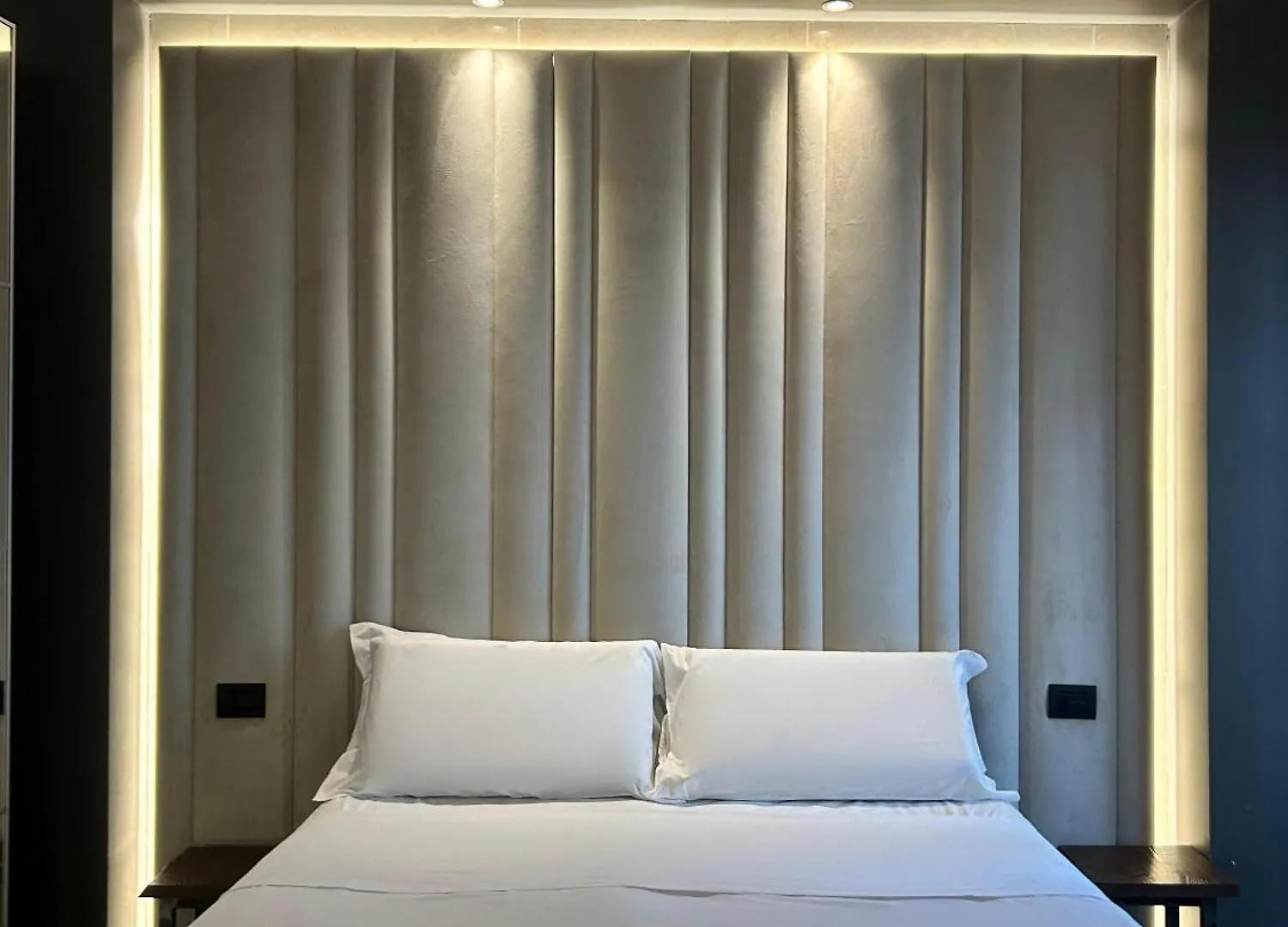 Lägenhet Davinci Apartament Near Duomo Milano